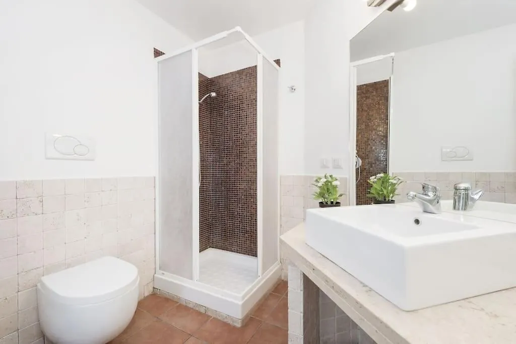 Stylish Loft - Colosseum 4 Min Walk -3 Beds -Sleeps Up To 6 People Apartment Rome