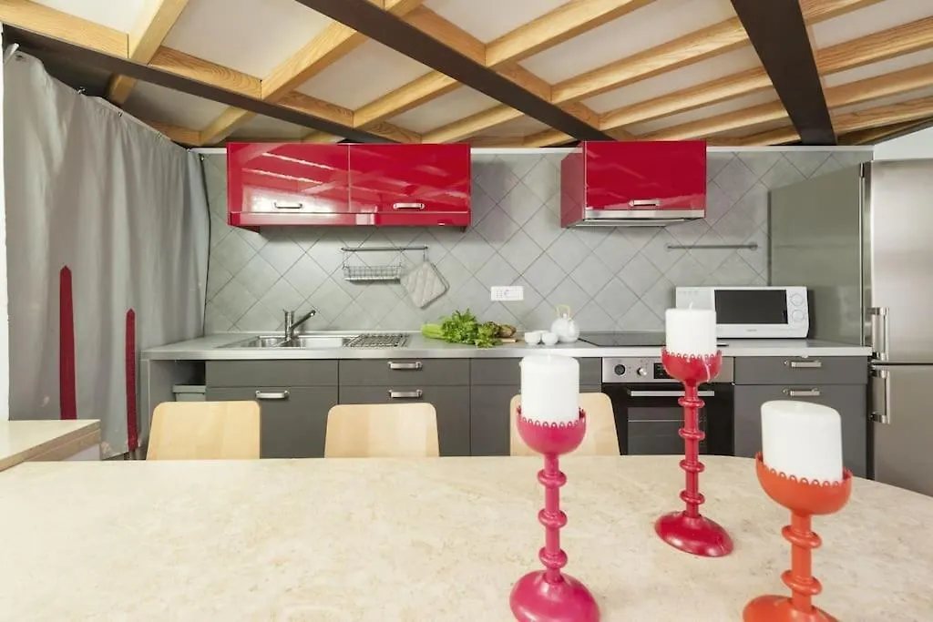 Stylish Loft - Colosseum 4 Min Walk -3 Beds -Sleeps Up To 6 People Apartment Rome Italy