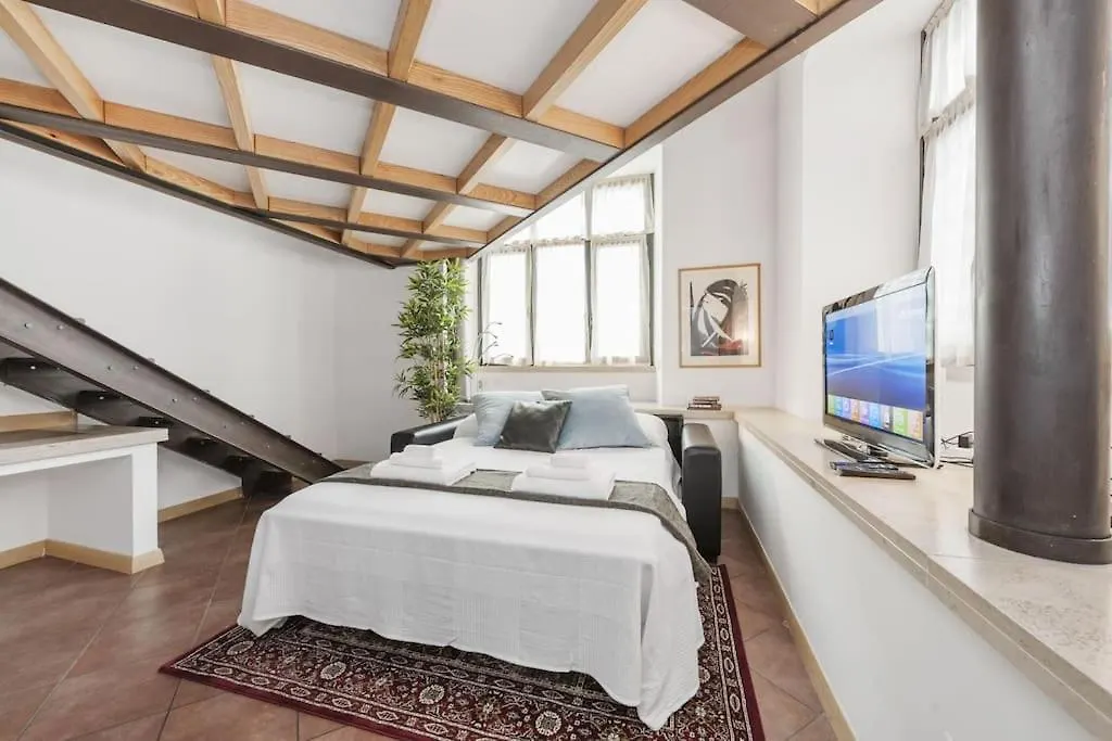 Stylish Loft - Colosseum 4 Min Walk -3 Beds -Sleeps Up To 6 People Apartment Rome