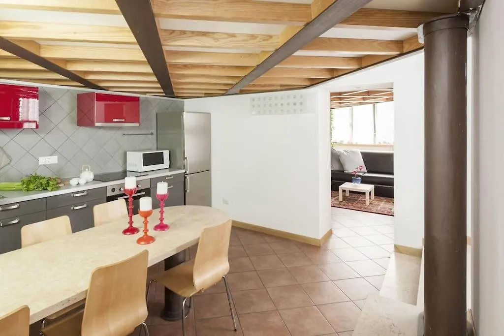 Stylish Loft - Colosseum 4 Min Walk -3 Beds -Sleeps Up To 6 People Apartment Rome Italy