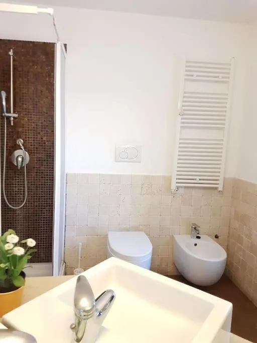 Stylish Loft - Colosseum 4 Min Walk -3 Beds -Sleeps Up To 6 People Apartment Rome Italy